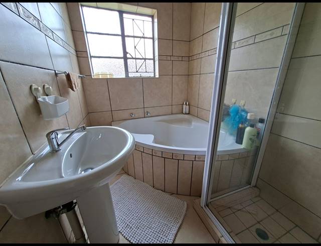 3 BEDROOM HOUSE FOR SALE IN THREE RIVERS